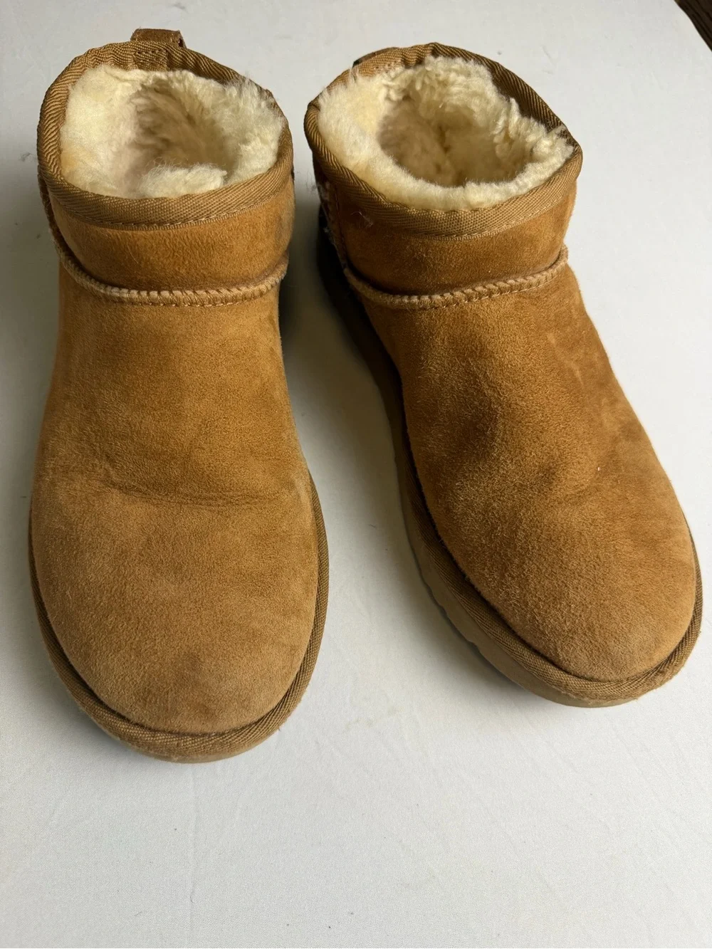 UGG Chestnut Classic Ultra Mini Fur Lined Boots size 8